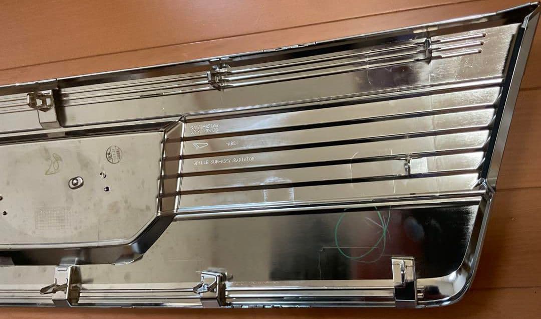 ハイゼットトラック　フロントグリル　新車外し