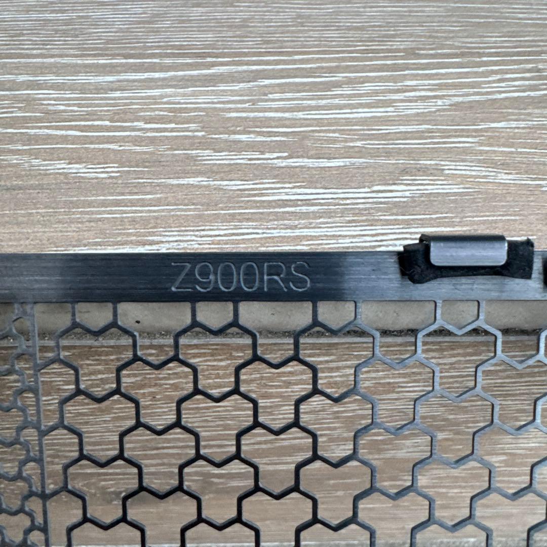 ヨシムラ　z900rsラジエターコアプロテクターブラック