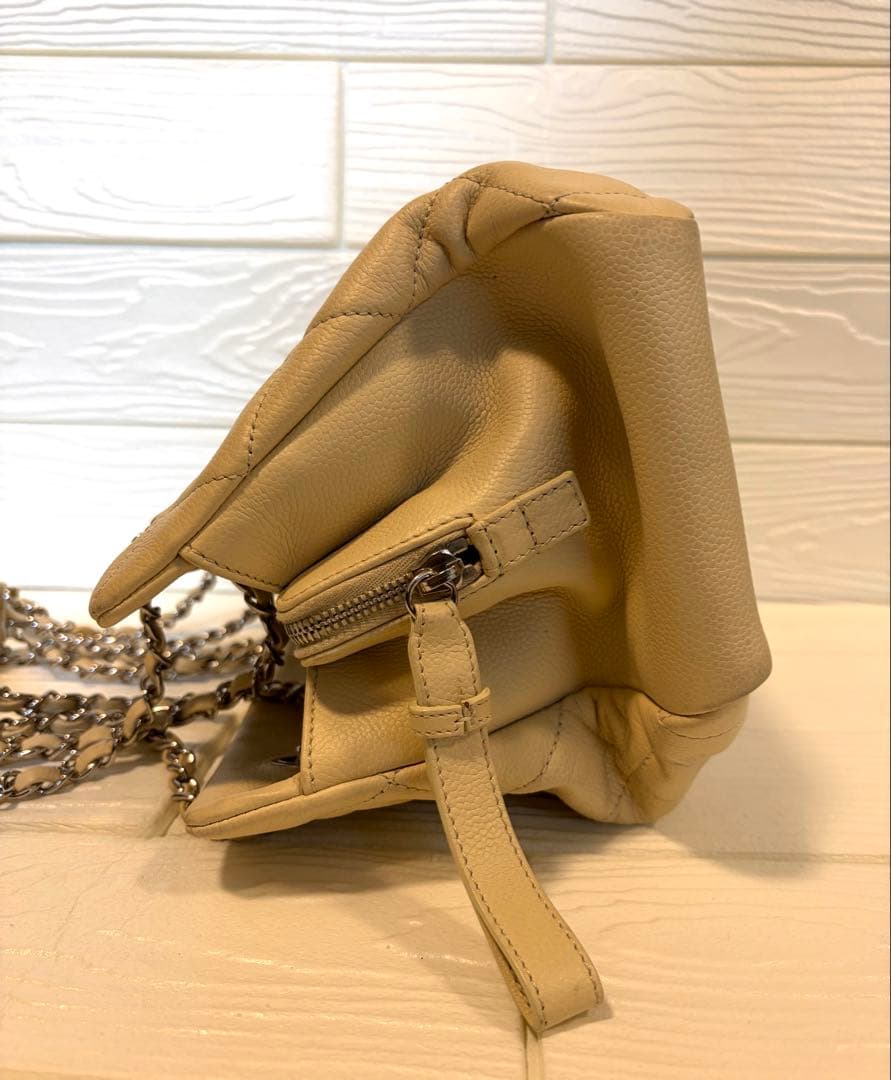 CHANEL シャネル　マトラッセ　ココマーク　ショルダー　バッグ　クリーム