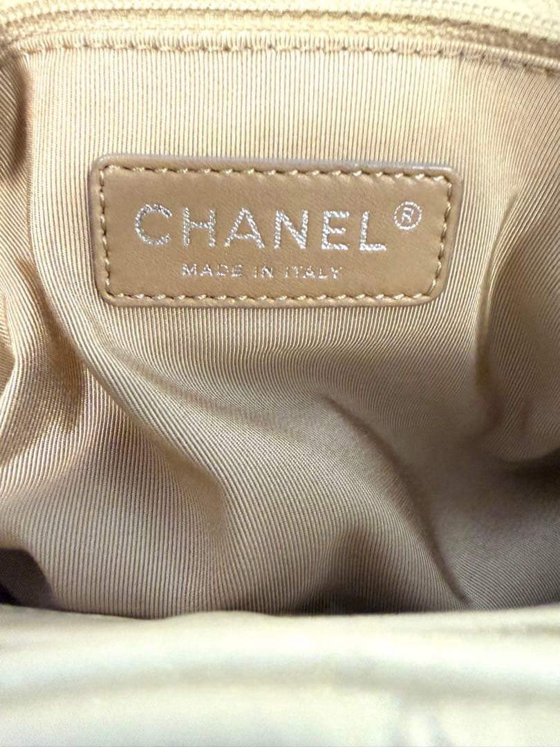 CHANEL シャネル　マトラッセ　ココマーク　ショルダー　バッグ　クリーム