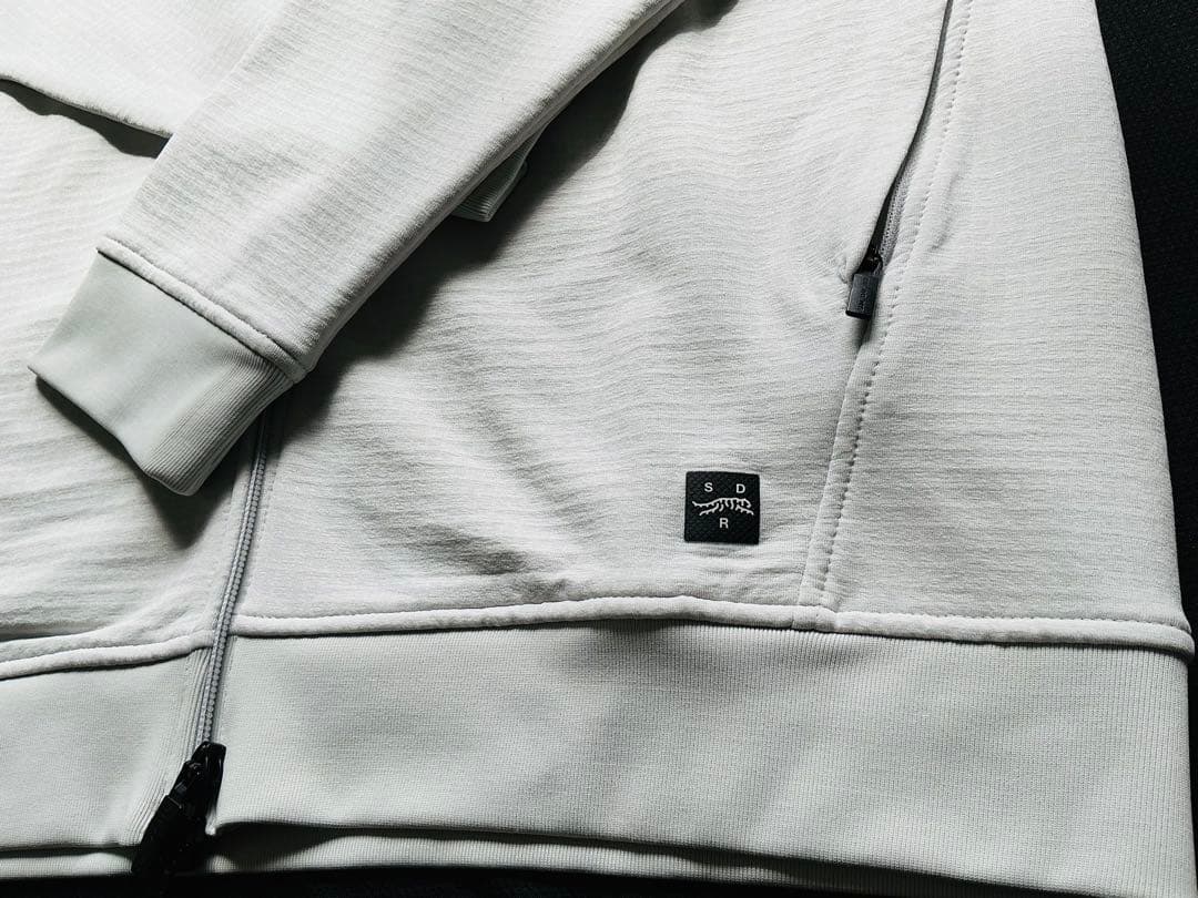 サンデイレッドSUN DAY RED フードパーカー、タイガーウッズゴルフ