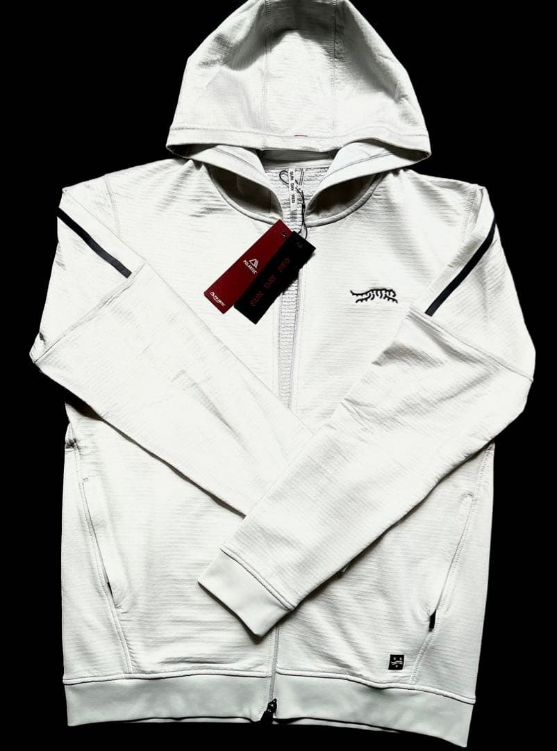 サンデイレッドSUN DAY RED フードパーカー、タイガーウッズゴルフ