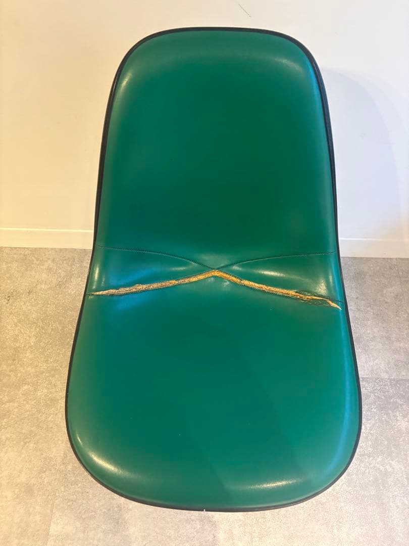 【Herman Miller / チェア　エンボスロゴ　スタンプ / グリーン