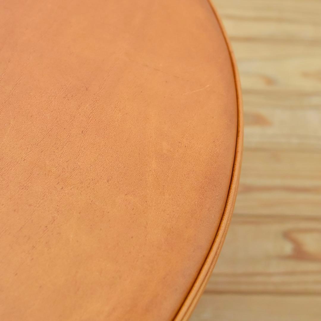 デンマーク Ivan Schlechter Foot Stool 本革オットマン