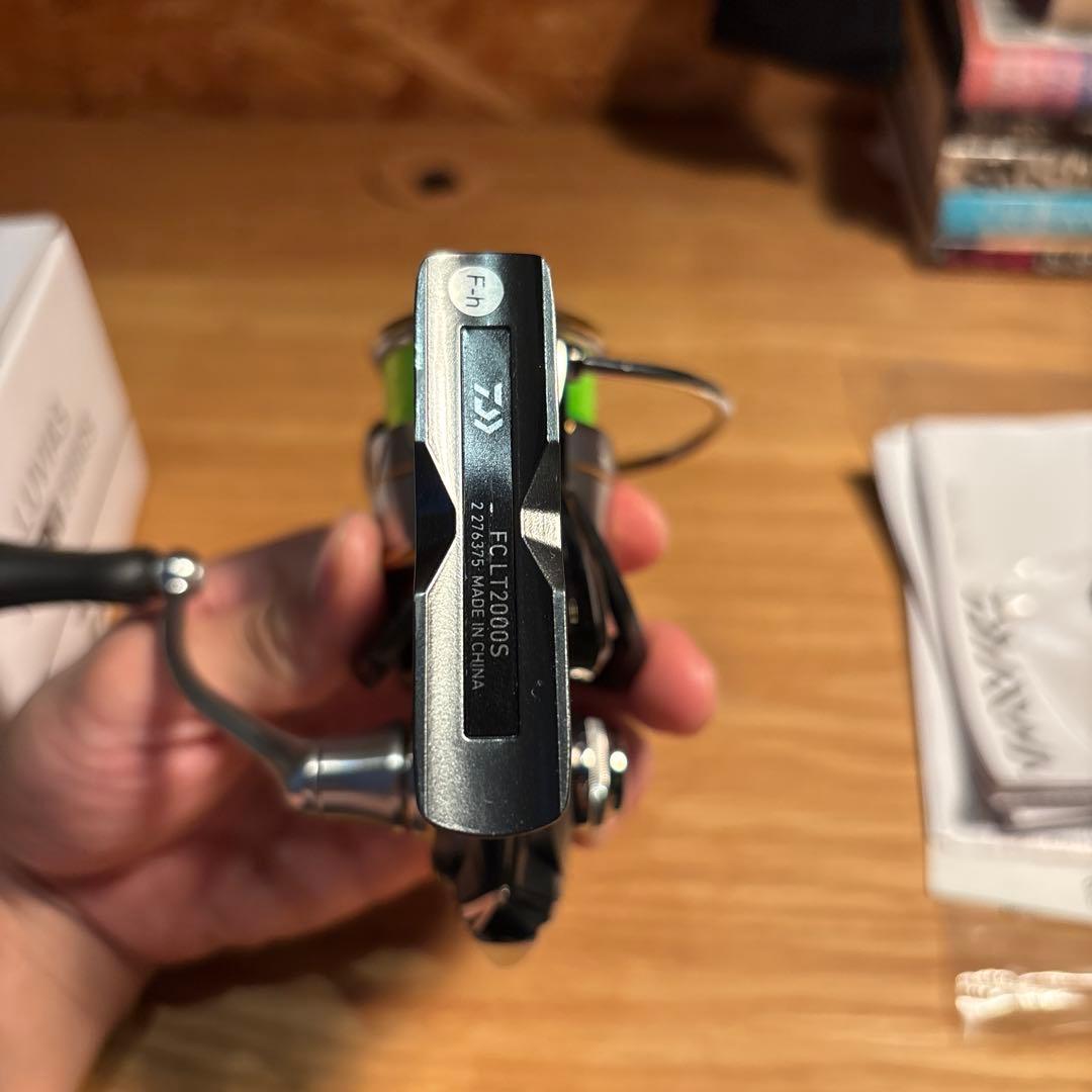 値下げ！DAIWA 20LUVIAS FC LT2000S スピニングリール