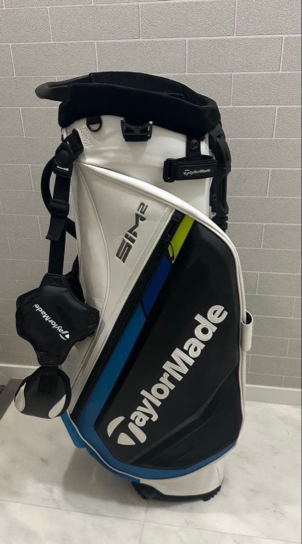 TaylorMade SIM2 スタンド式　キャディバッグ
