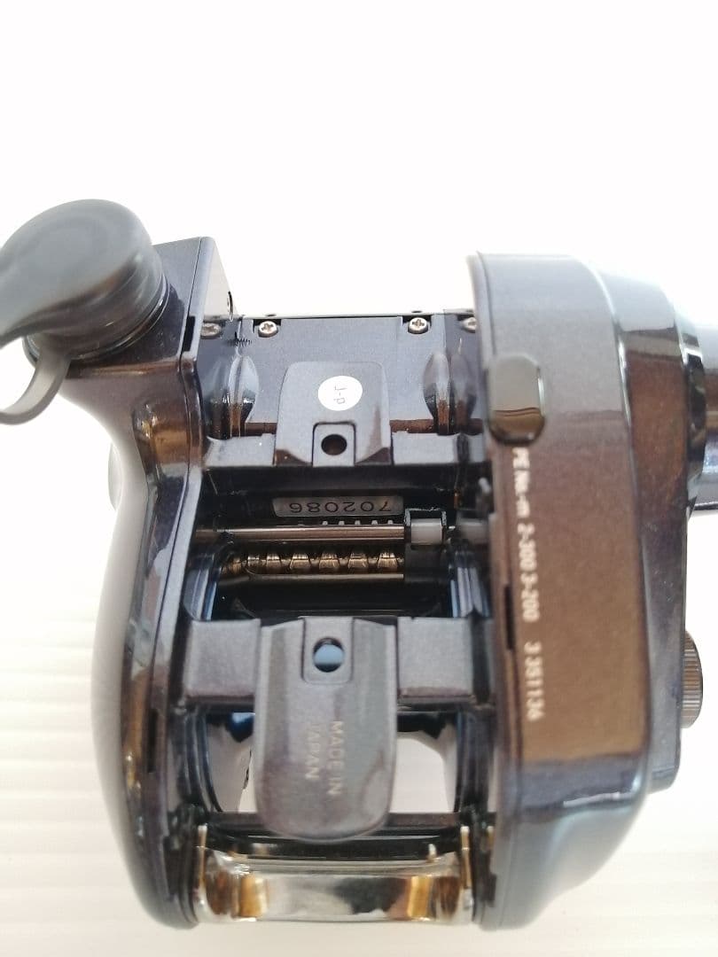 新品未使用　ダイワ(DAIWA) 電動リール 23レオブリッツ 200JL