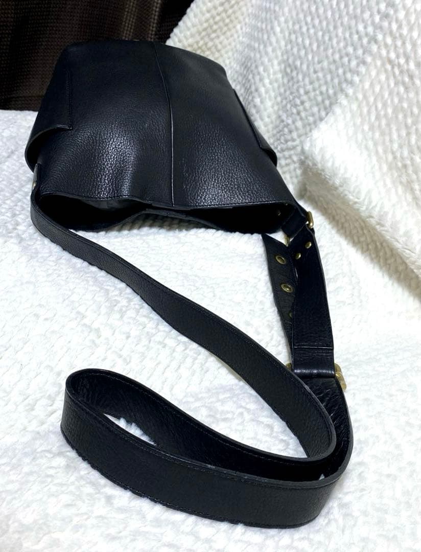 mogumi様 アニエスベー　ショルダーバッグ　本革 レザー 黒 希少