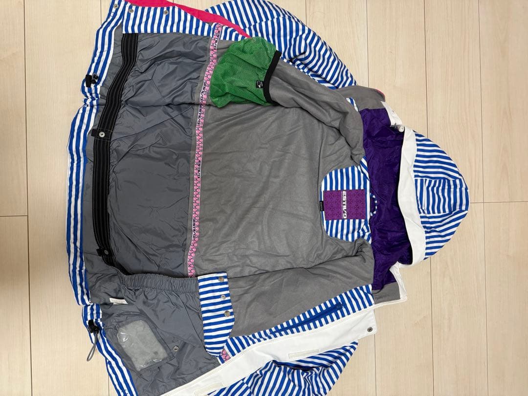 【新品・未使用】スノボ　スキー　ウェア　上下セット　　レディースM