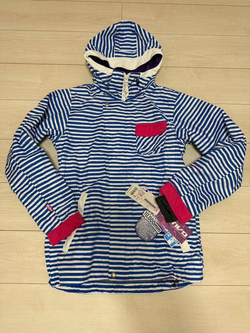 【新品・未使用】スノボ　スキー　ウェア　上下セット　　レディースM