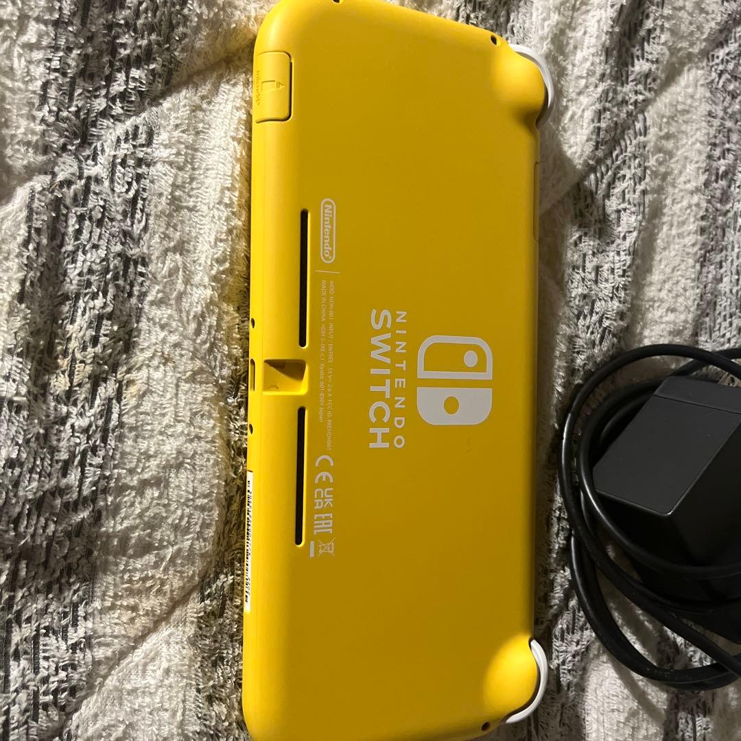 Switch Lite イエロー ＆スマブラスペシャル、充電器付き