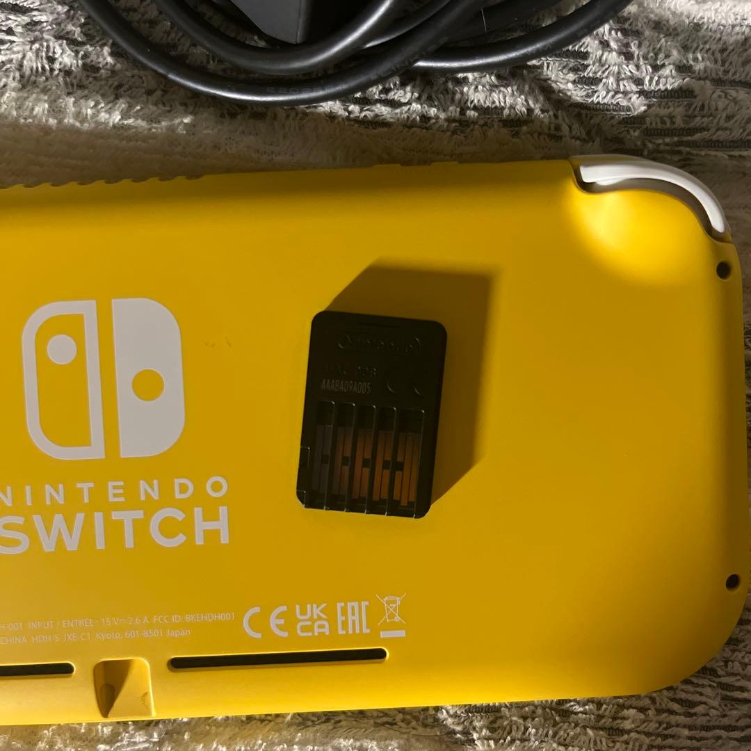 Switch Lite イエロー ＆スマブラスペシャル、充電器付き