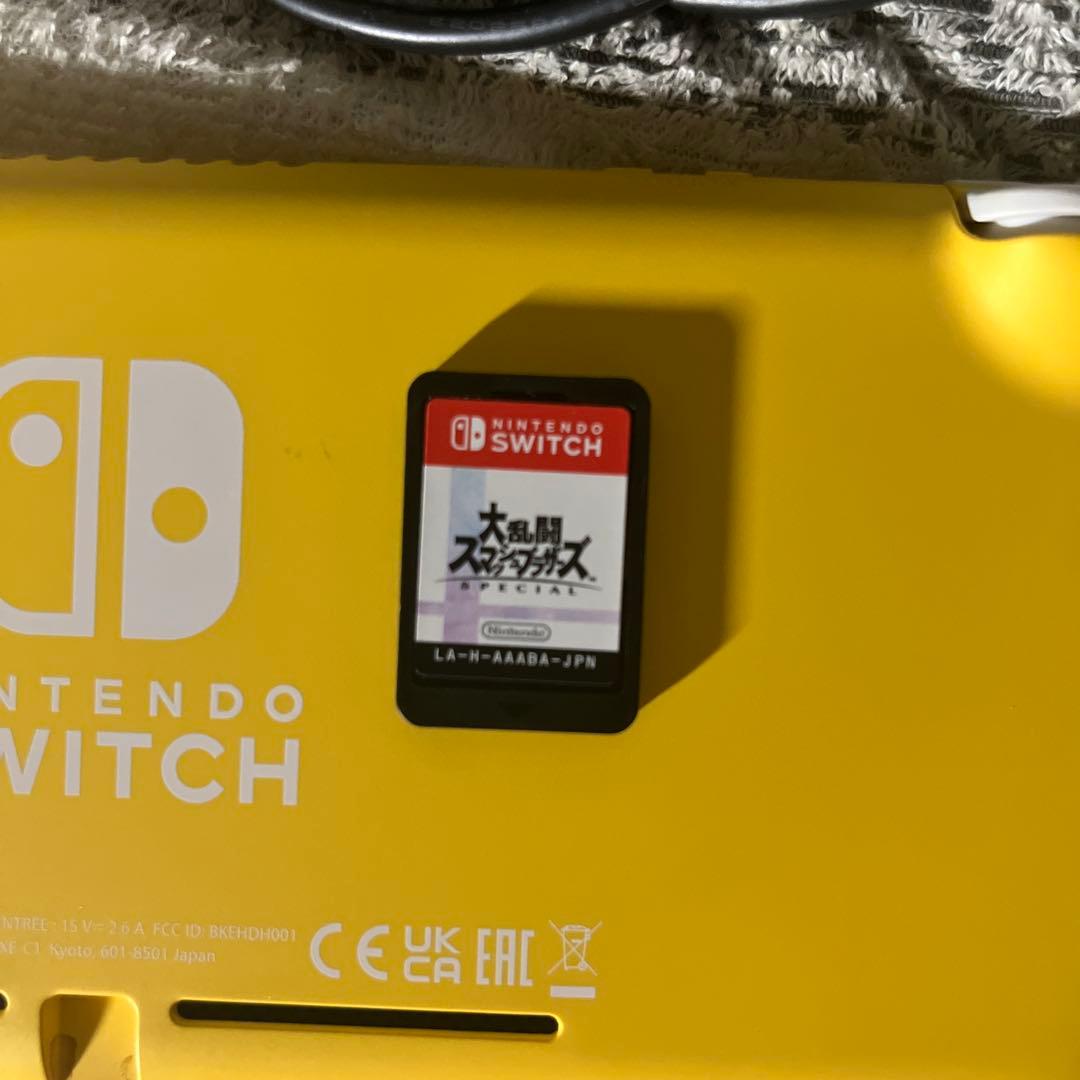 Switch Lite イエロー ＆スマブラスペシャル、充電器付き