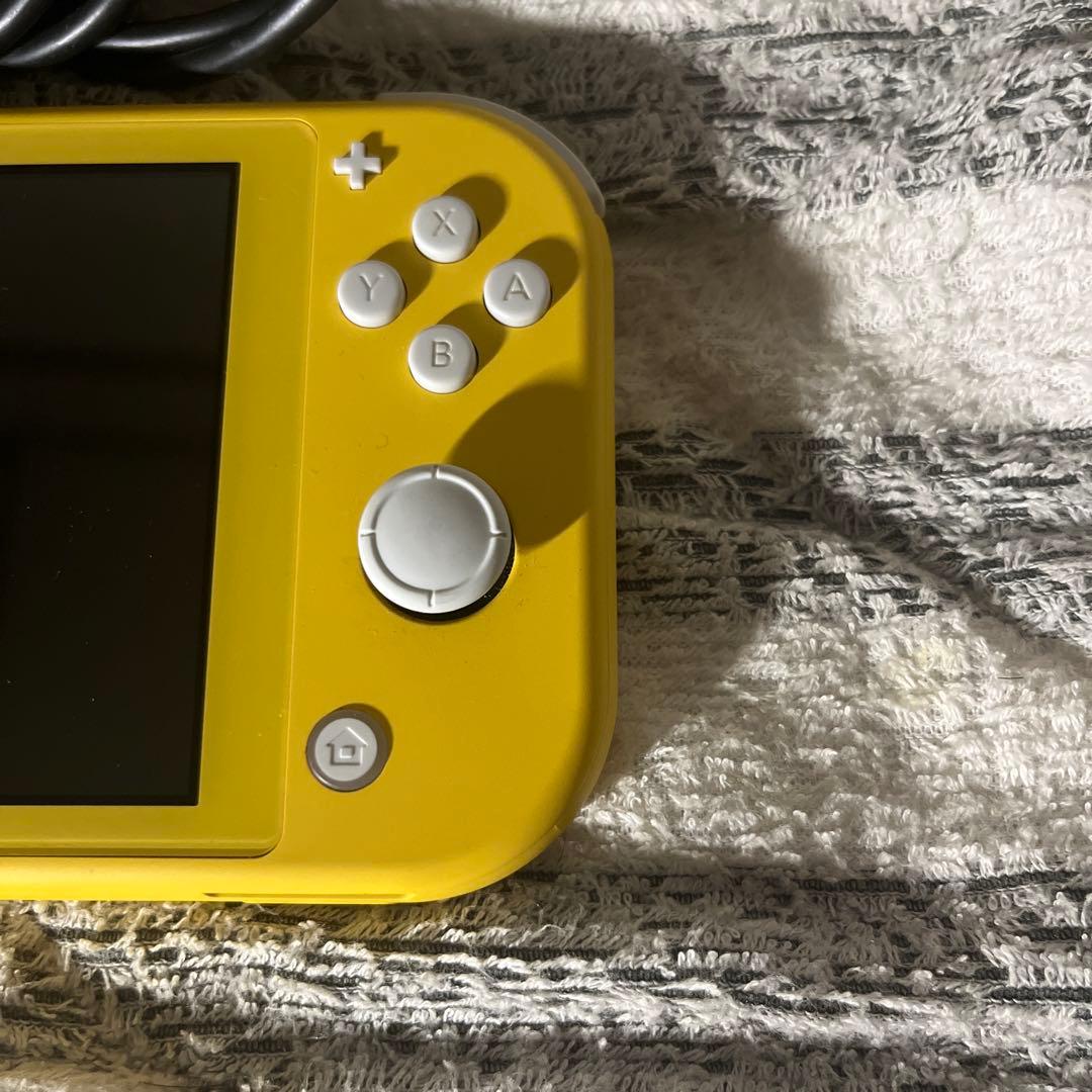 Switch Lite イエロー ＆スマブラスペシャル、充電器付き