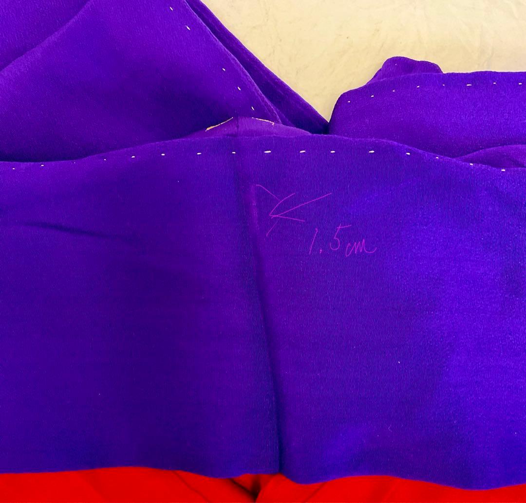 アンティーク　紫色に四季折々の花が艶やかな訪問着