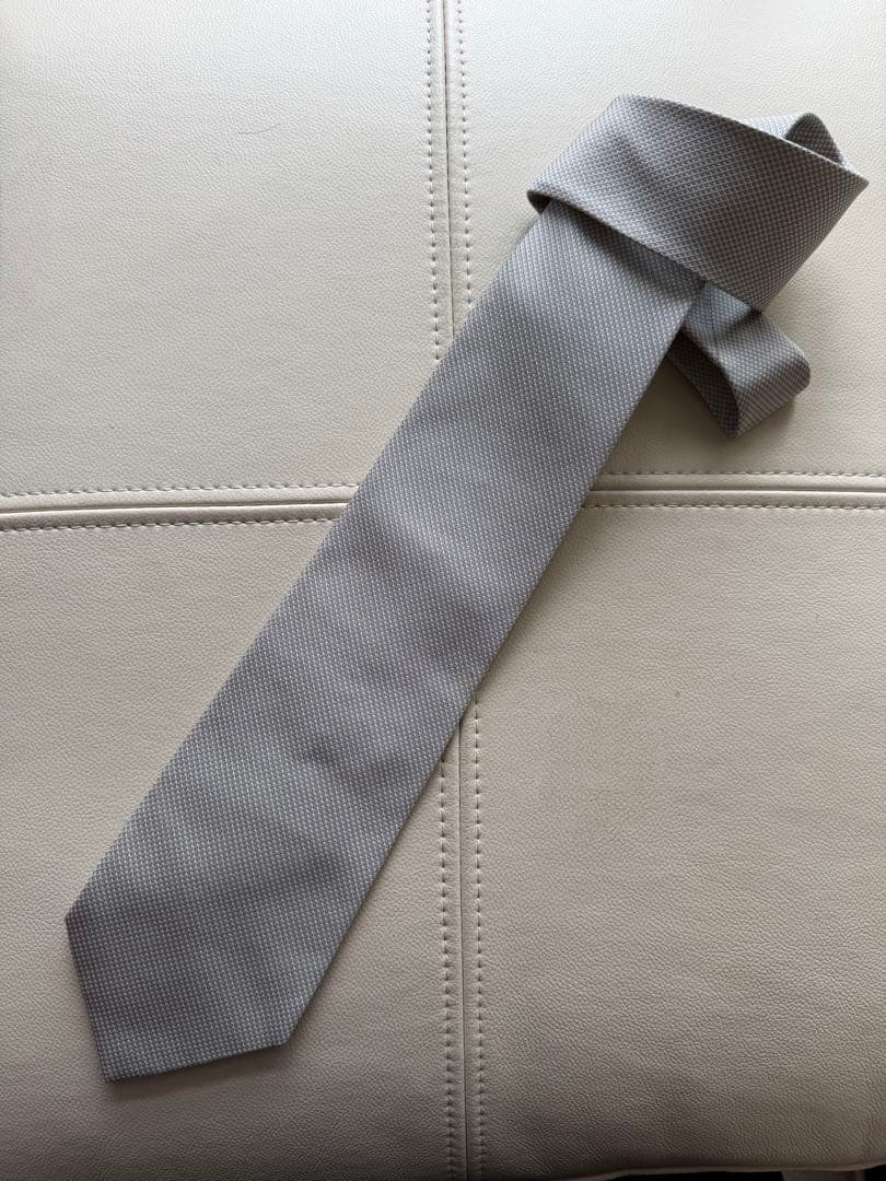 【極美品】エルメス HERMES ネクタイ シルク フランス製 ライトグレー