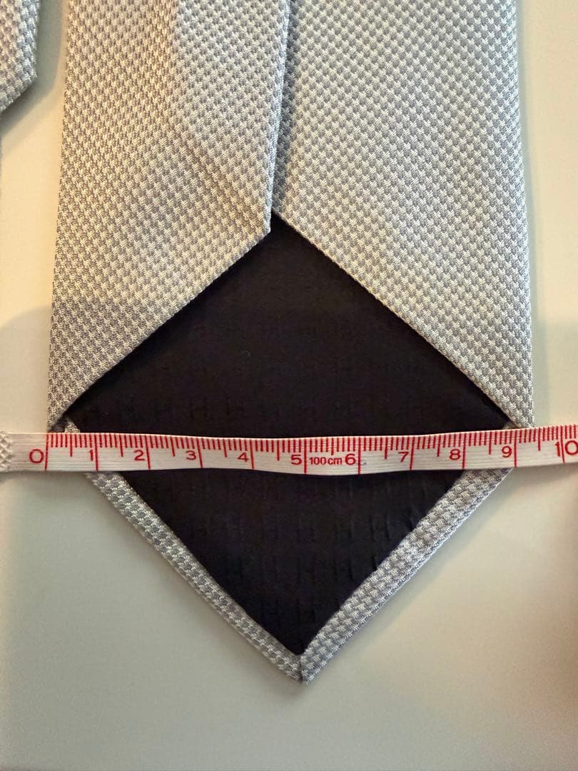 【極美品】エルメス HERMES ネクタイ シルク フランス製 ライトグレー