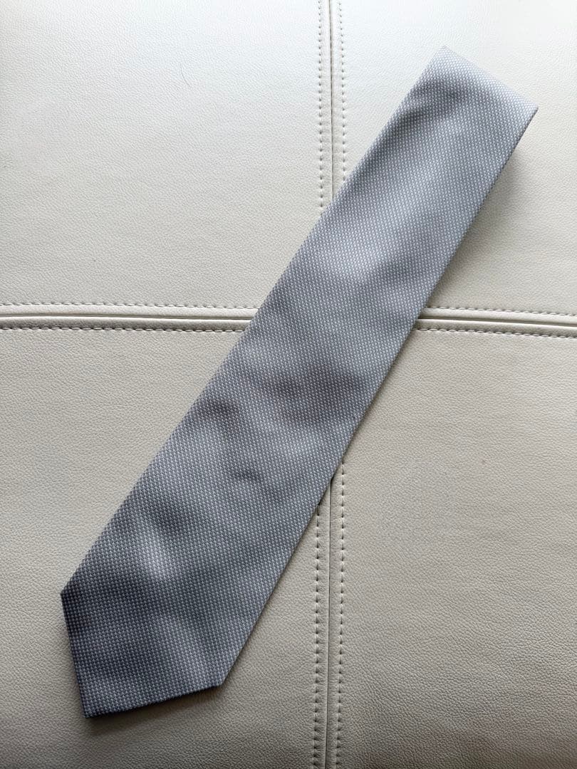 【極美品】エルメス HERMES ネクタイ シルク フランス製 ライトグレー