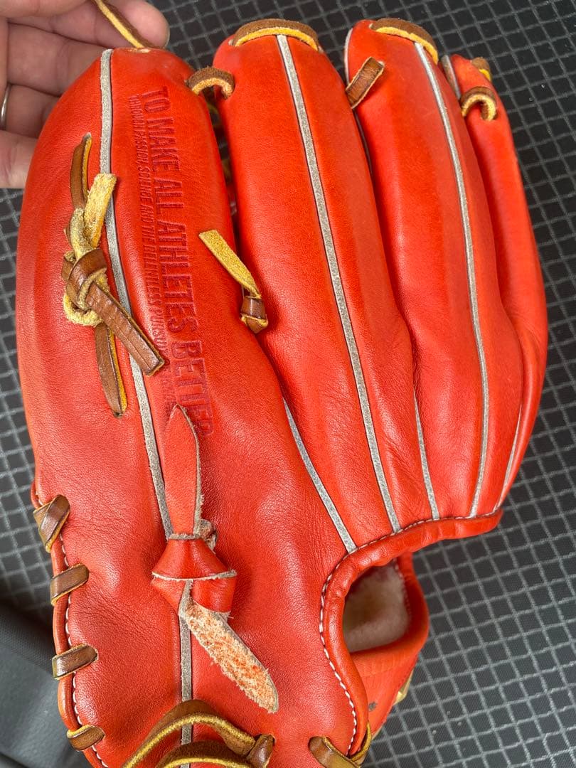 Under Armour 硬式野球グローブ　内野手　収納袋付き