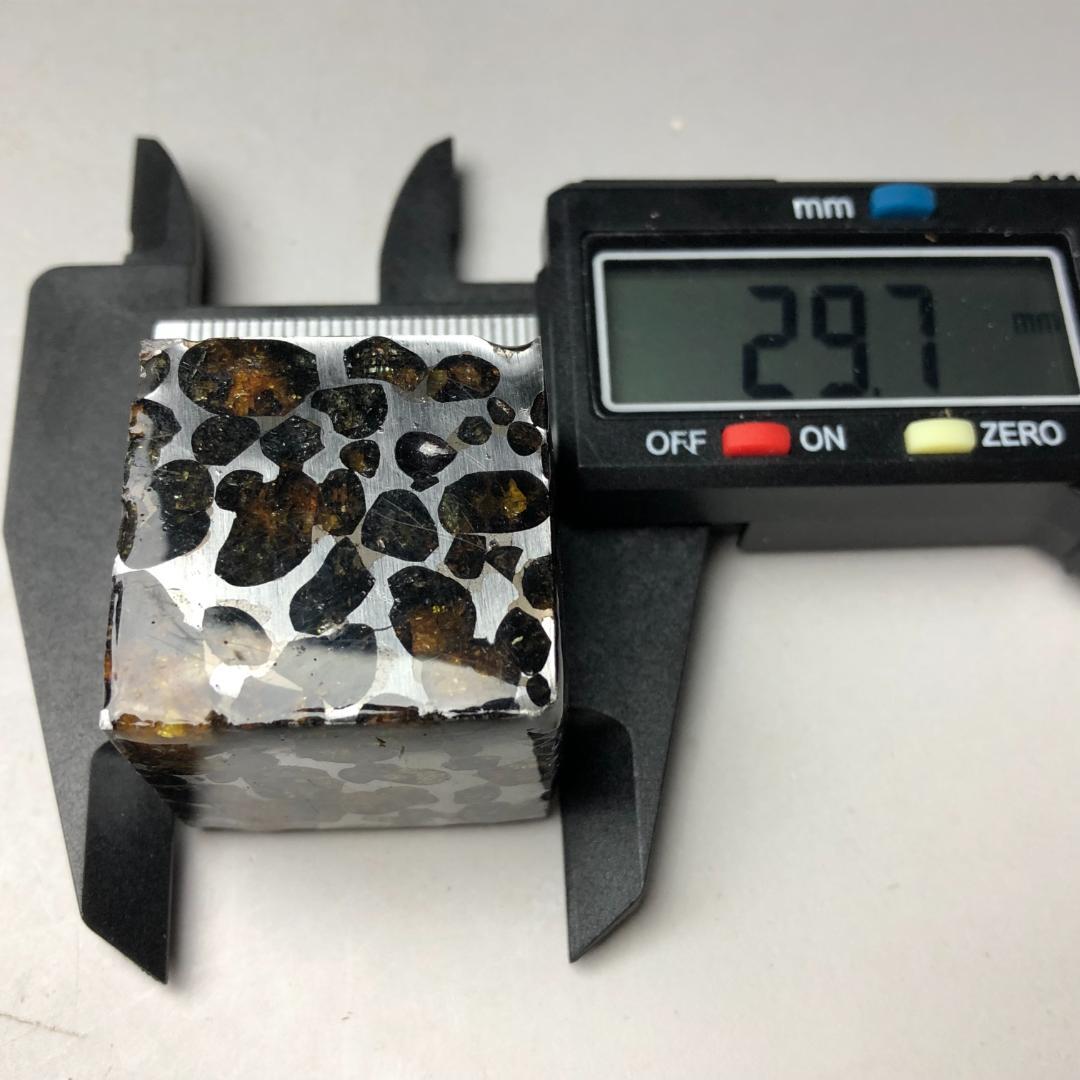 も*た様 パラサイト隕石 隕石　石鉄隕石　セリコ隕石 美品　重さ約103ｇ　台付