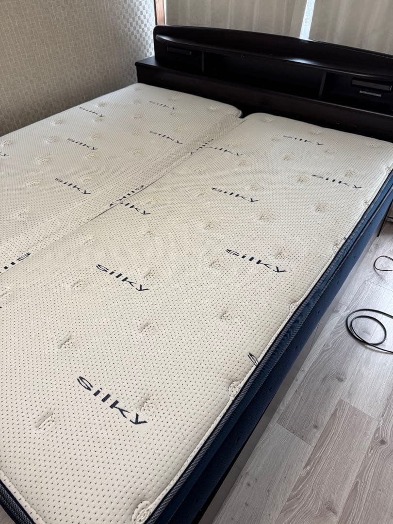 ニトリ クイーンベッド（引き出し付き）＋マットレスセット