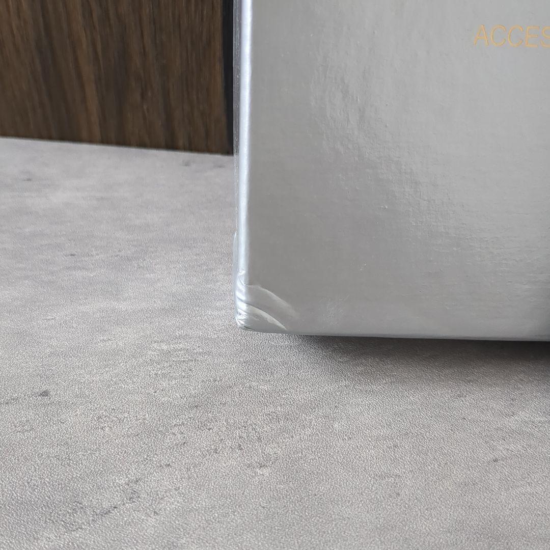 Vivienne Westwood オーブロゴ 二つ折り財布 943VW724