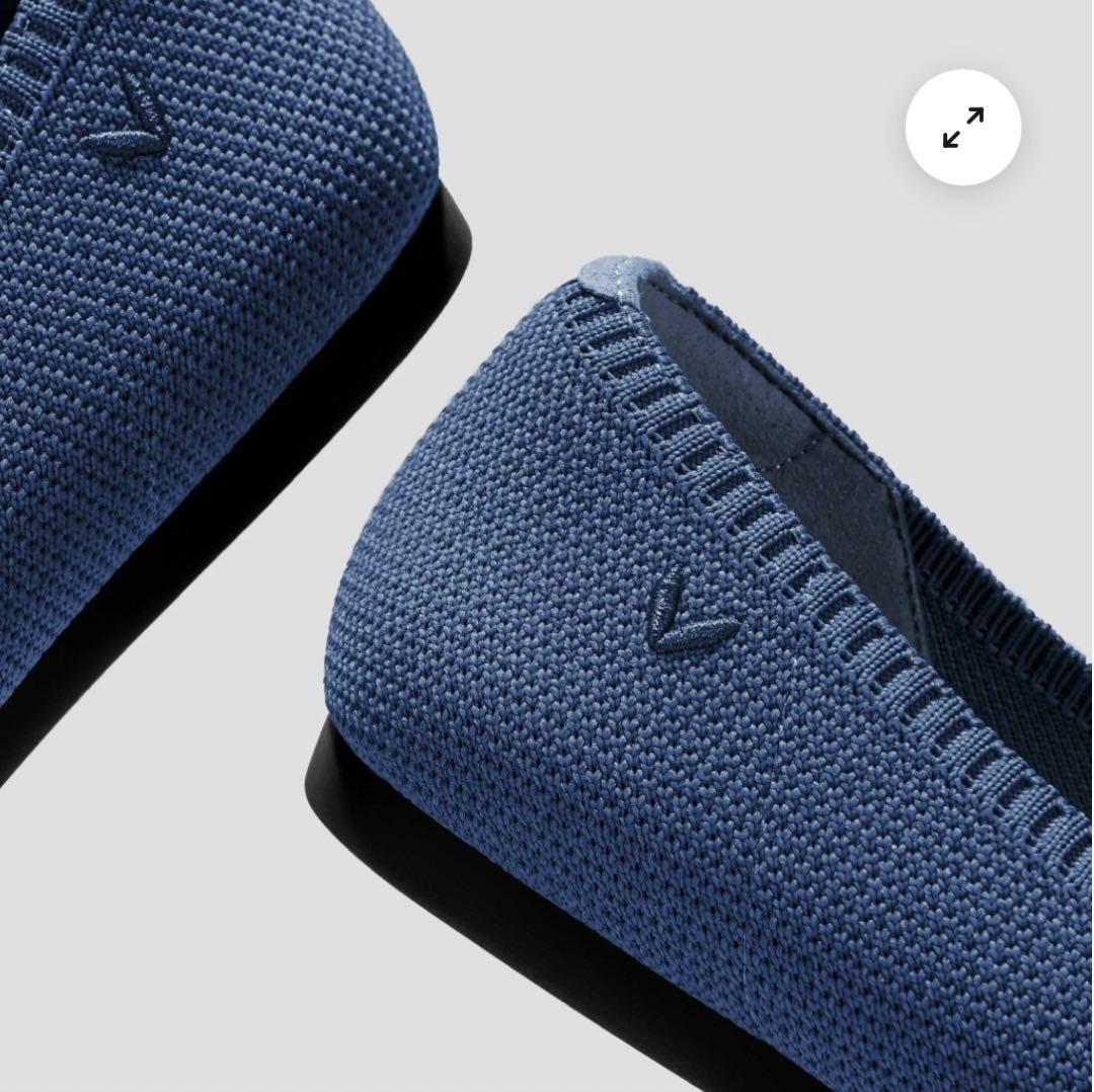 VIVAIA ［Aria 5°] ポインテッドトゥ フラットシューズ ブルー