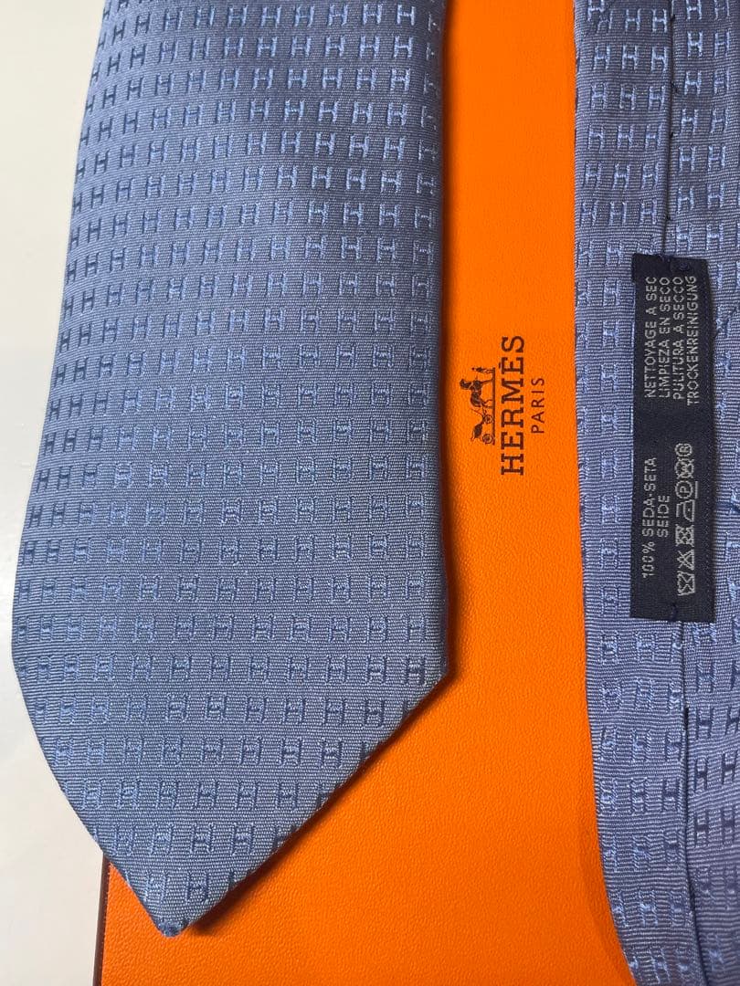 【極美品】HERMES ブルー系　テクスチャー H総柄ネクタイ　成人式向け