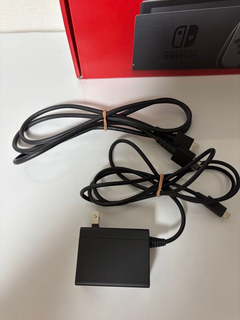 任天堂　Nintendo Switch スイッチ　本体　グレー　HAC-001