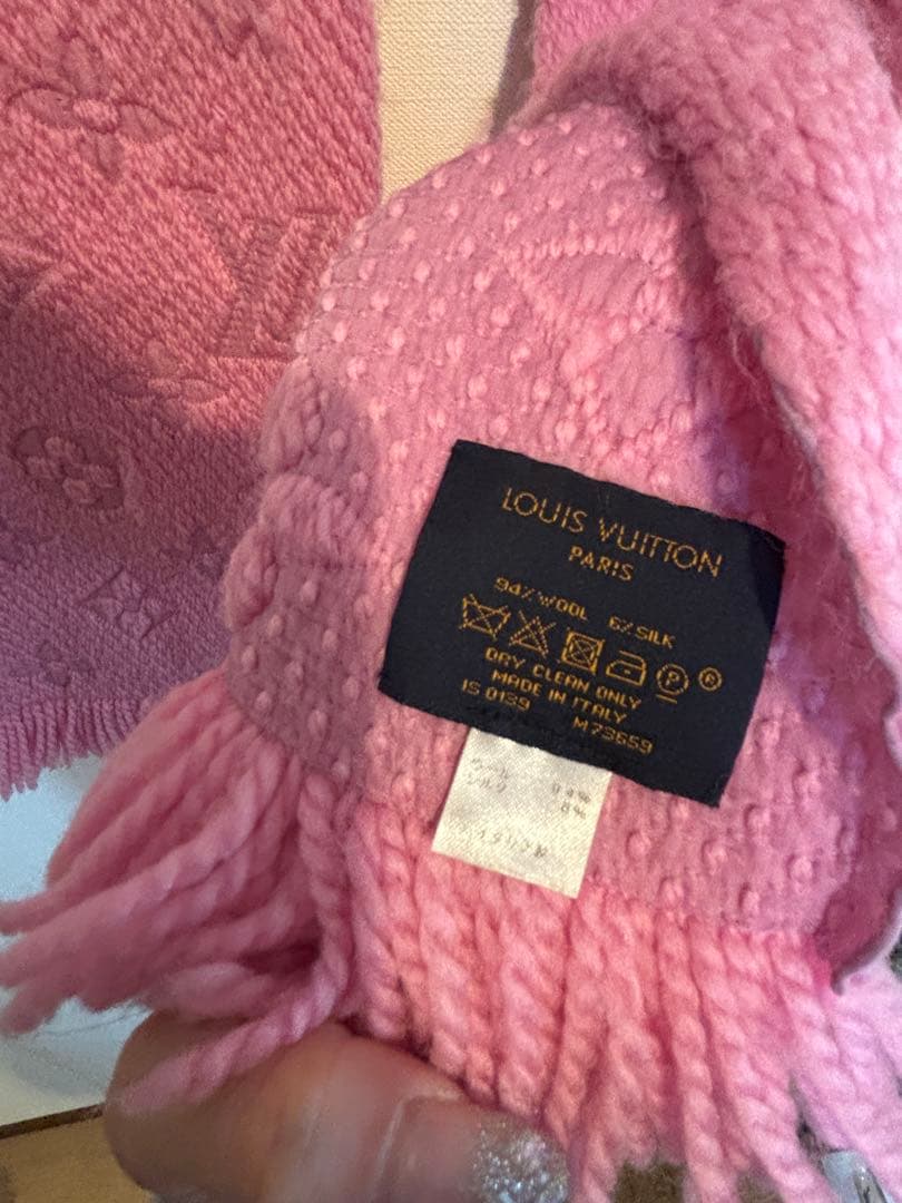 ルイ・ヴィトン ピンク マフラー フリンジ付き