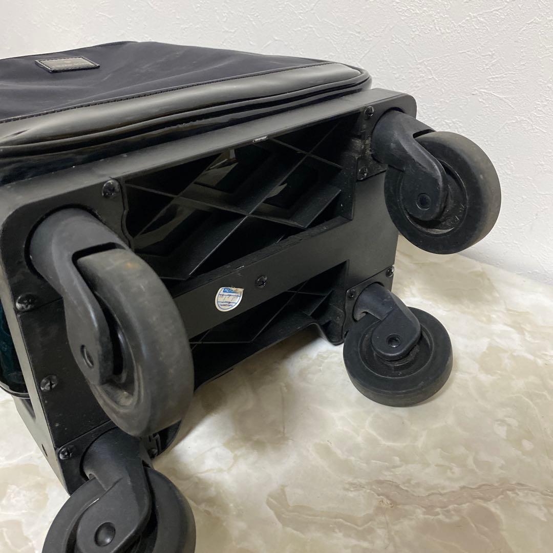 SWANY スワニー　ハローキティ　キャリーバック　キャリーケース　m12