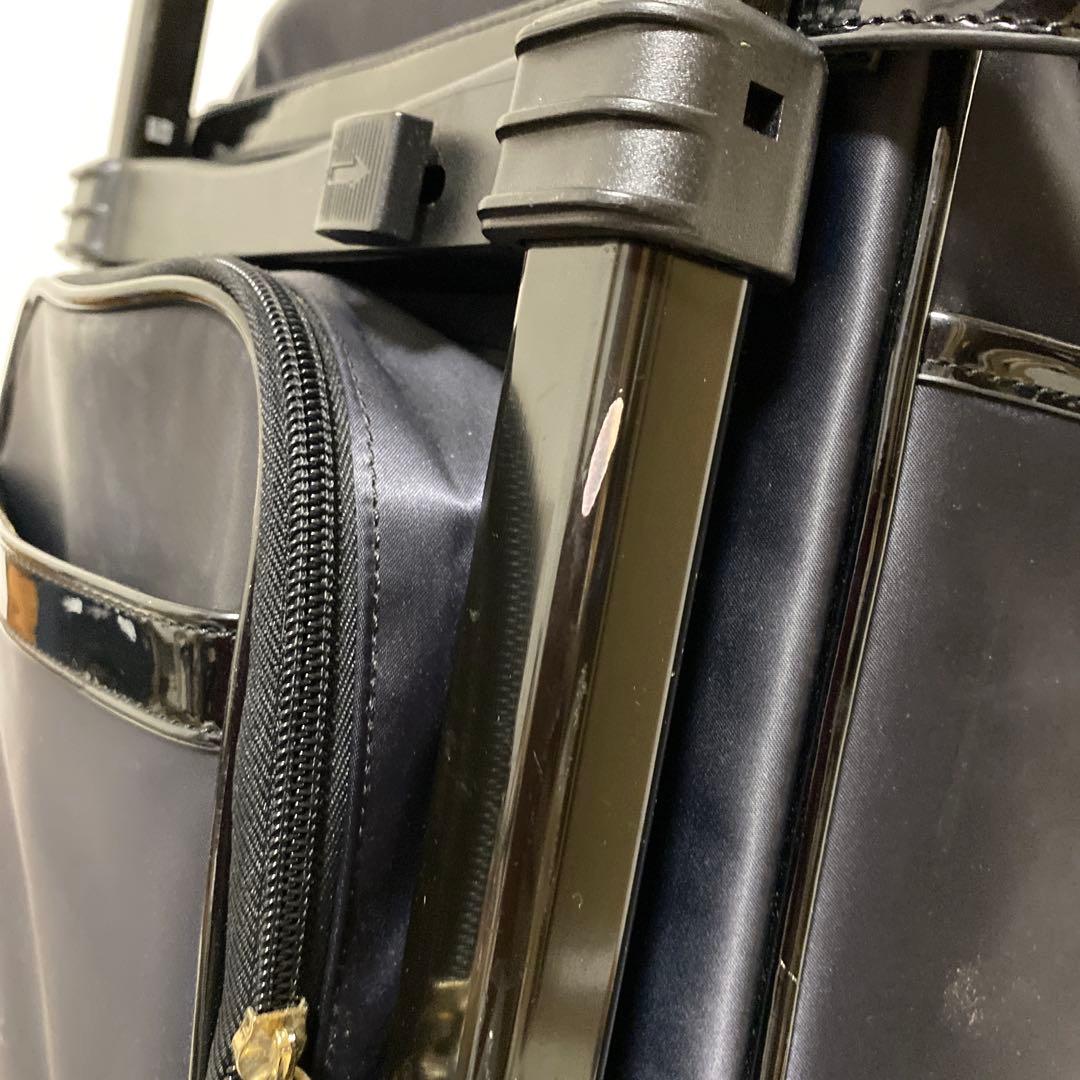 SWANY スワニー　ハローキティ　キャリーバック　キャリーケース　m12