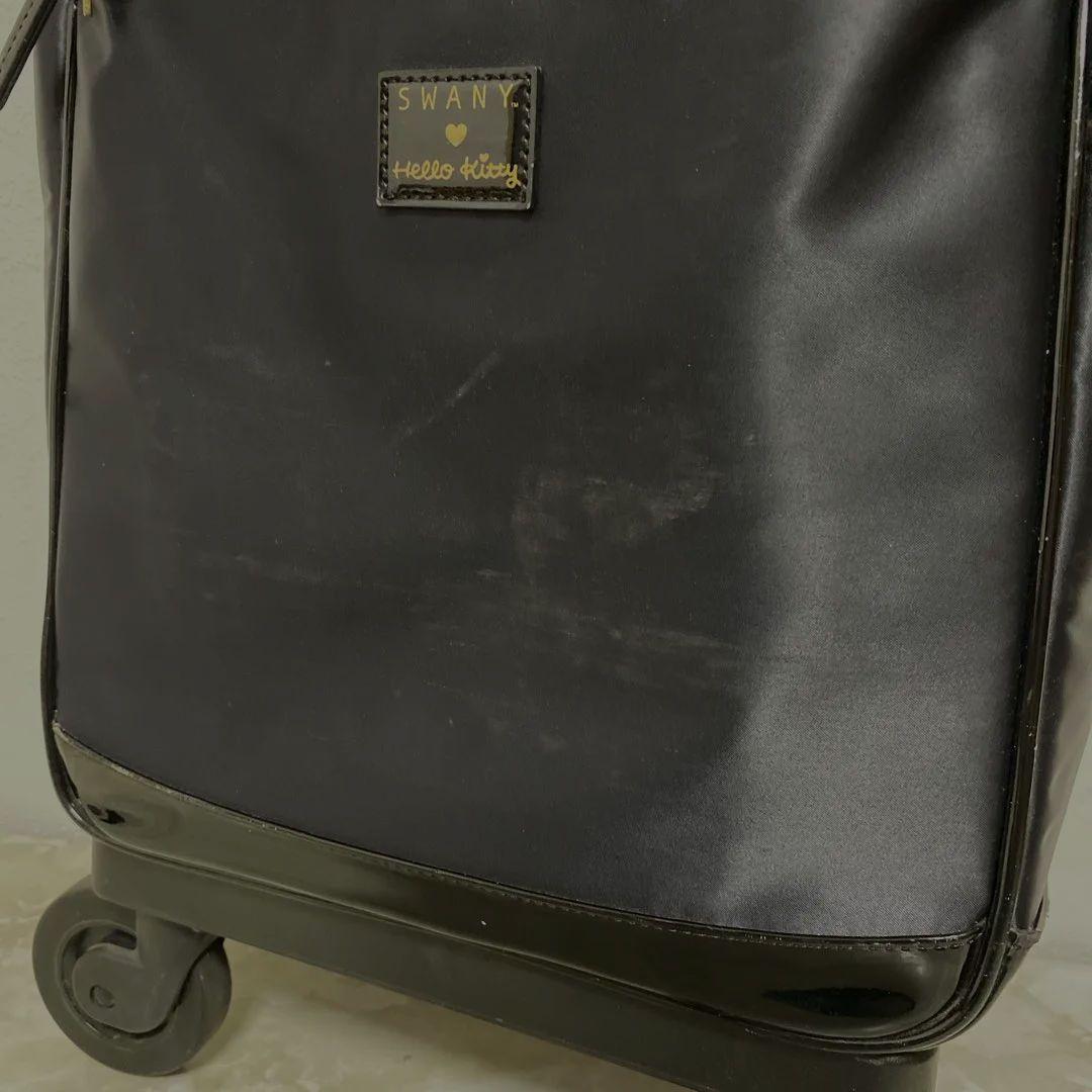 SWANY スワニー　ハローキティ　キャリーバック　キャリーケース　m12