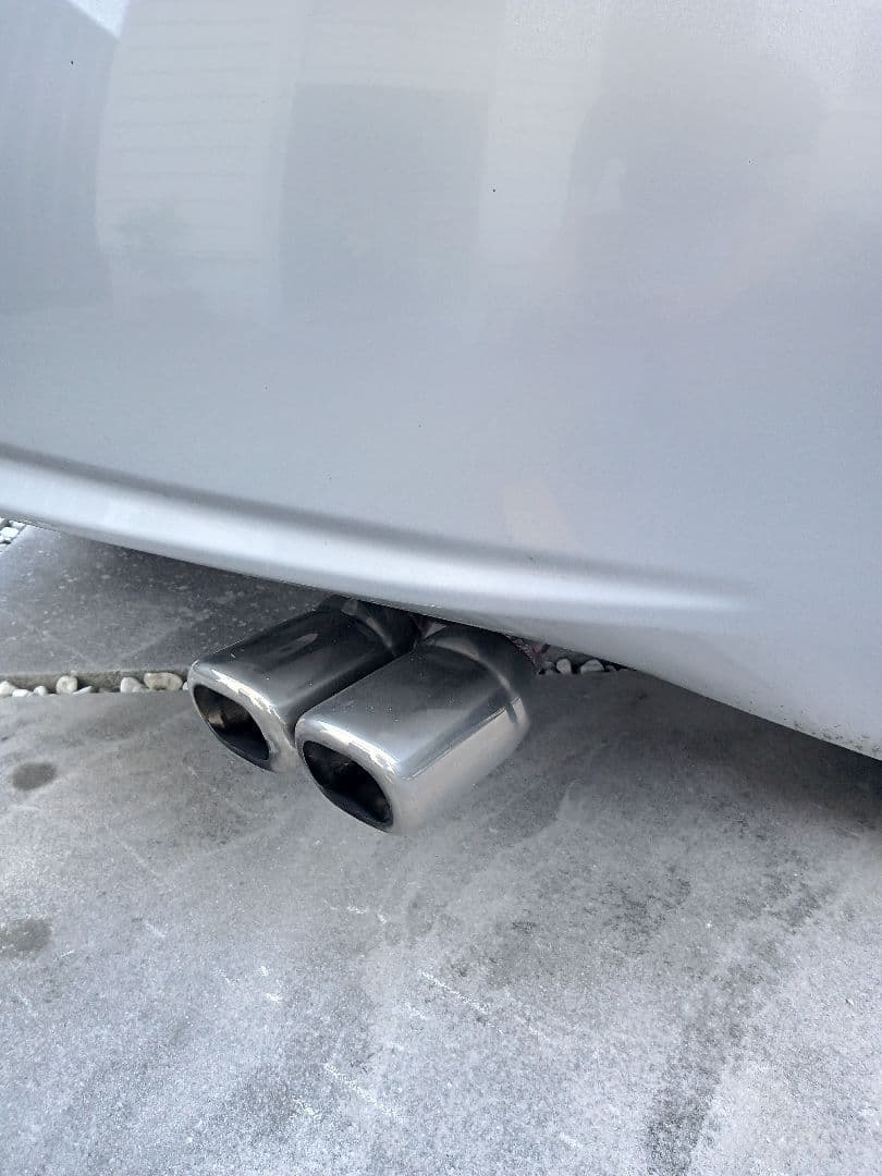 30プリウス スクエアデュアルマフラー