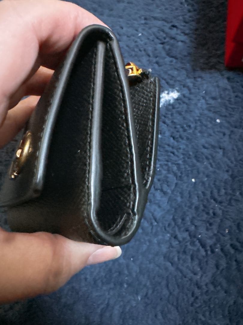 Ferragamoブラック三つ折り財布