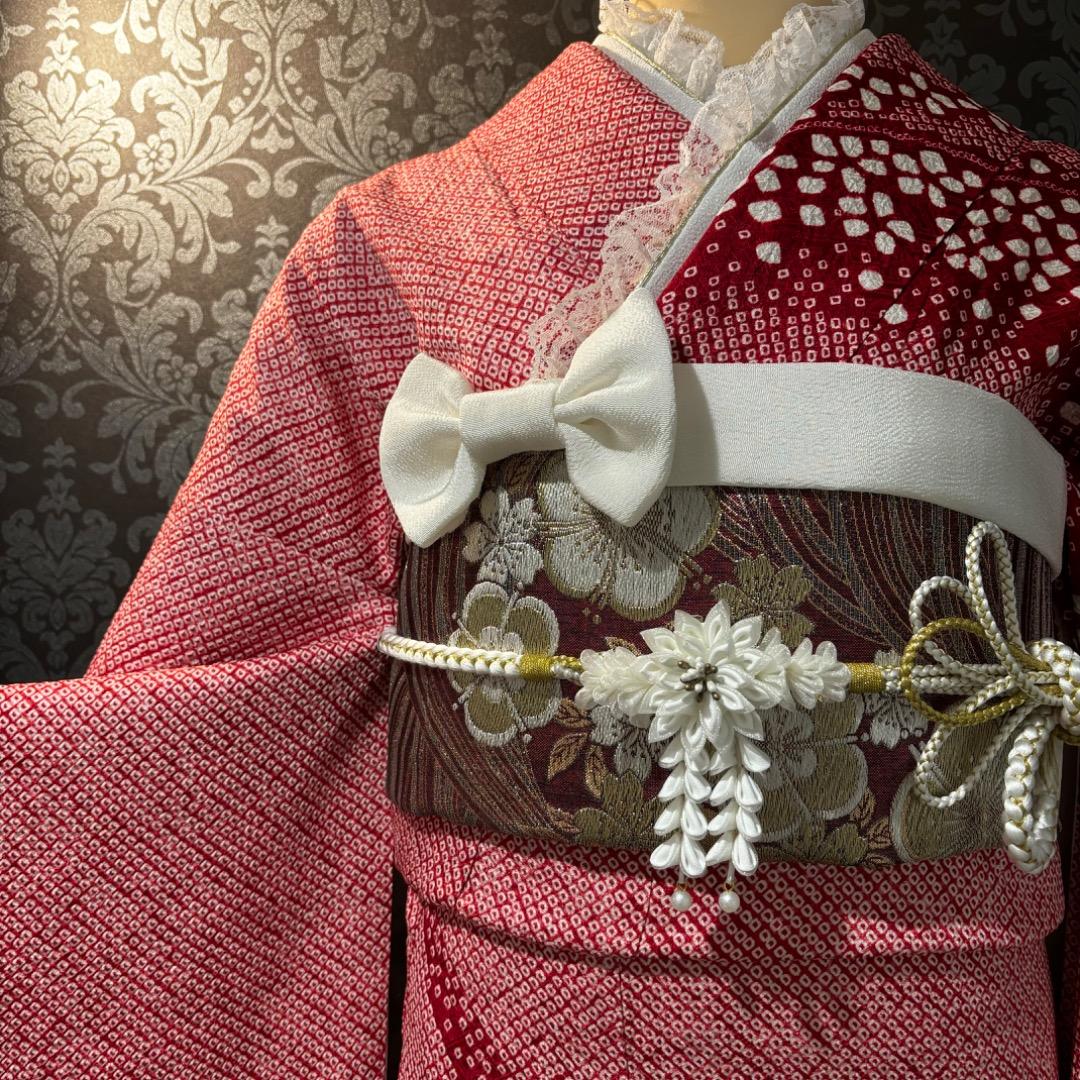 美品　総絞り　手絞り　金駒刺繍　花模様　逸品　振袖　フルセット 振り袖