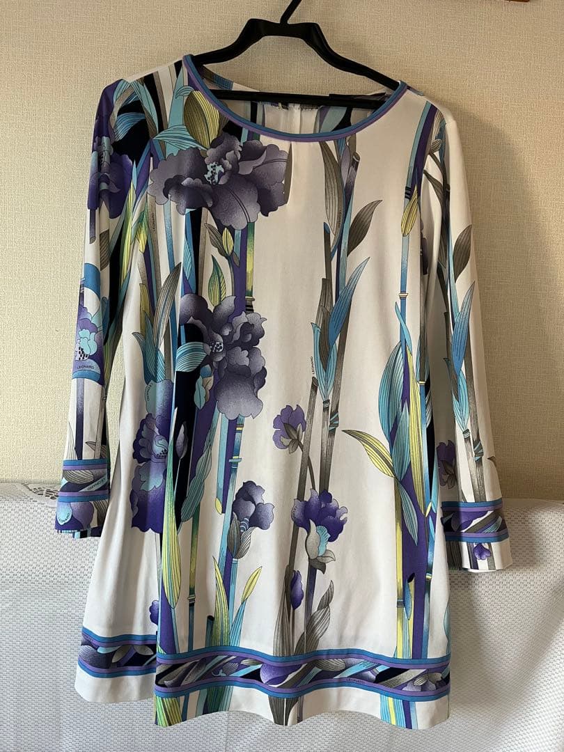 美品⭐️レオナール⭐️アイリス柄⭐️カンカン⭐️チュニック⭐️サイズ40