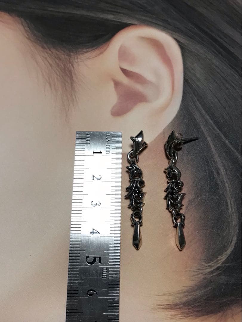 シルバー925 ピアス　ユニセックス　片耳　ゆらゆら　インパクト　タトゥー　紋様