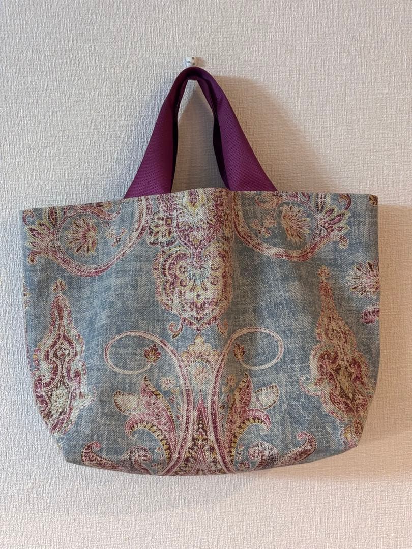 嘉門工藝　ペイズリートートバック 27,500円（税込）　婦人画報