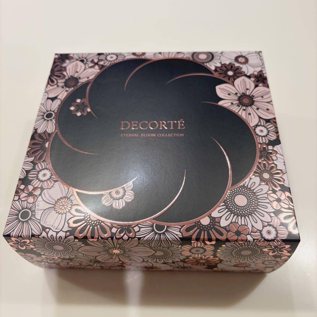 コスメデコルテ　クリスマスコフレ　2025 エターナルブルーム　コレクション