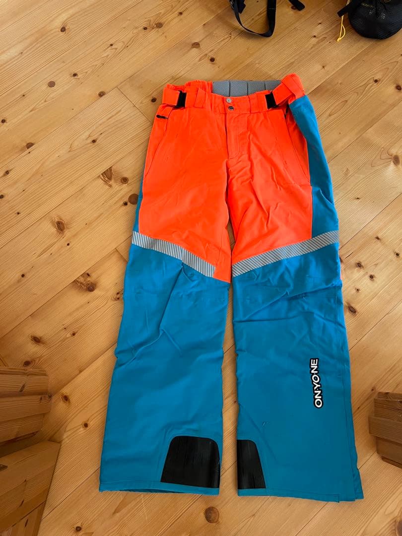 オンヨネ　スキーウェア