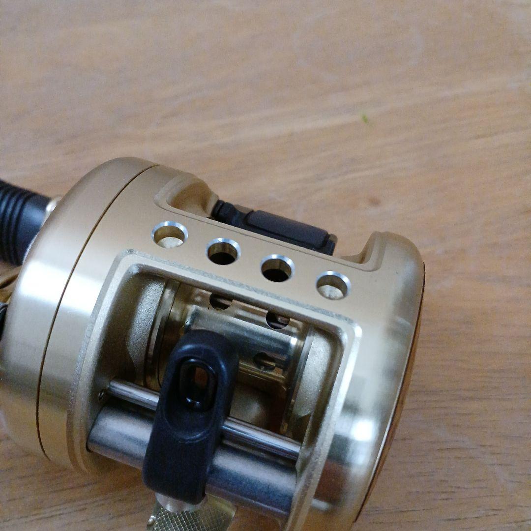 SHIMANO CALCUTTA 100XT ベイトリール　ゴールド　シマノ