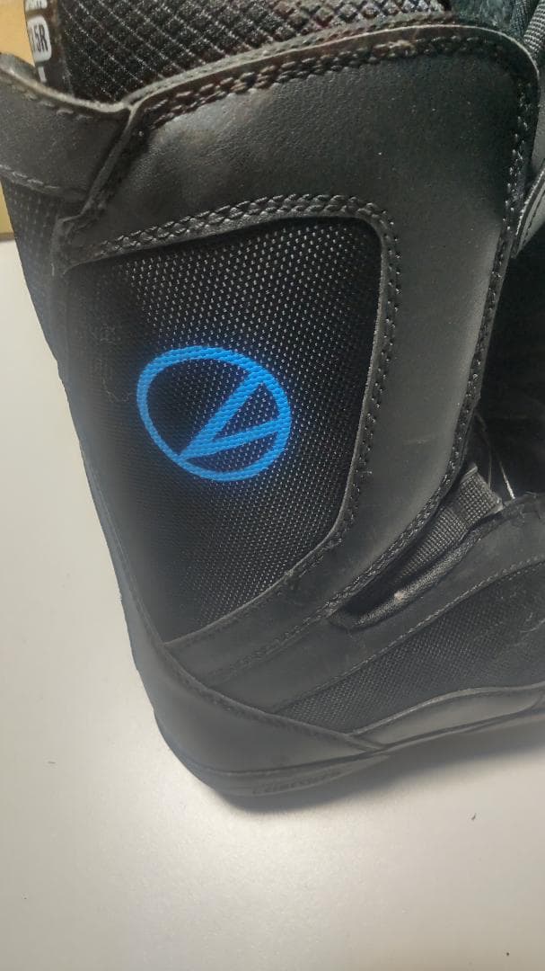 中古美品）lastartsスノーボードブーツ 23.5 ダイヤル型紐結びいらず