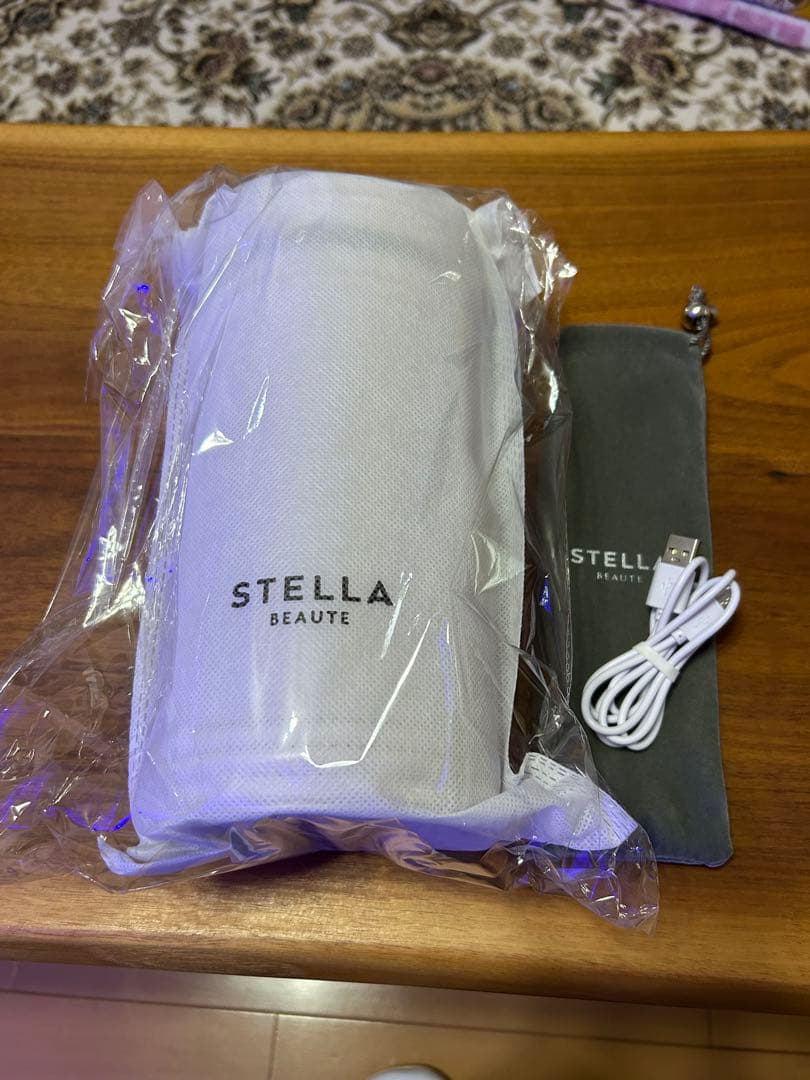 STELLA BEAUTE ビューティフェイススティック2.0 ホワイト　美品