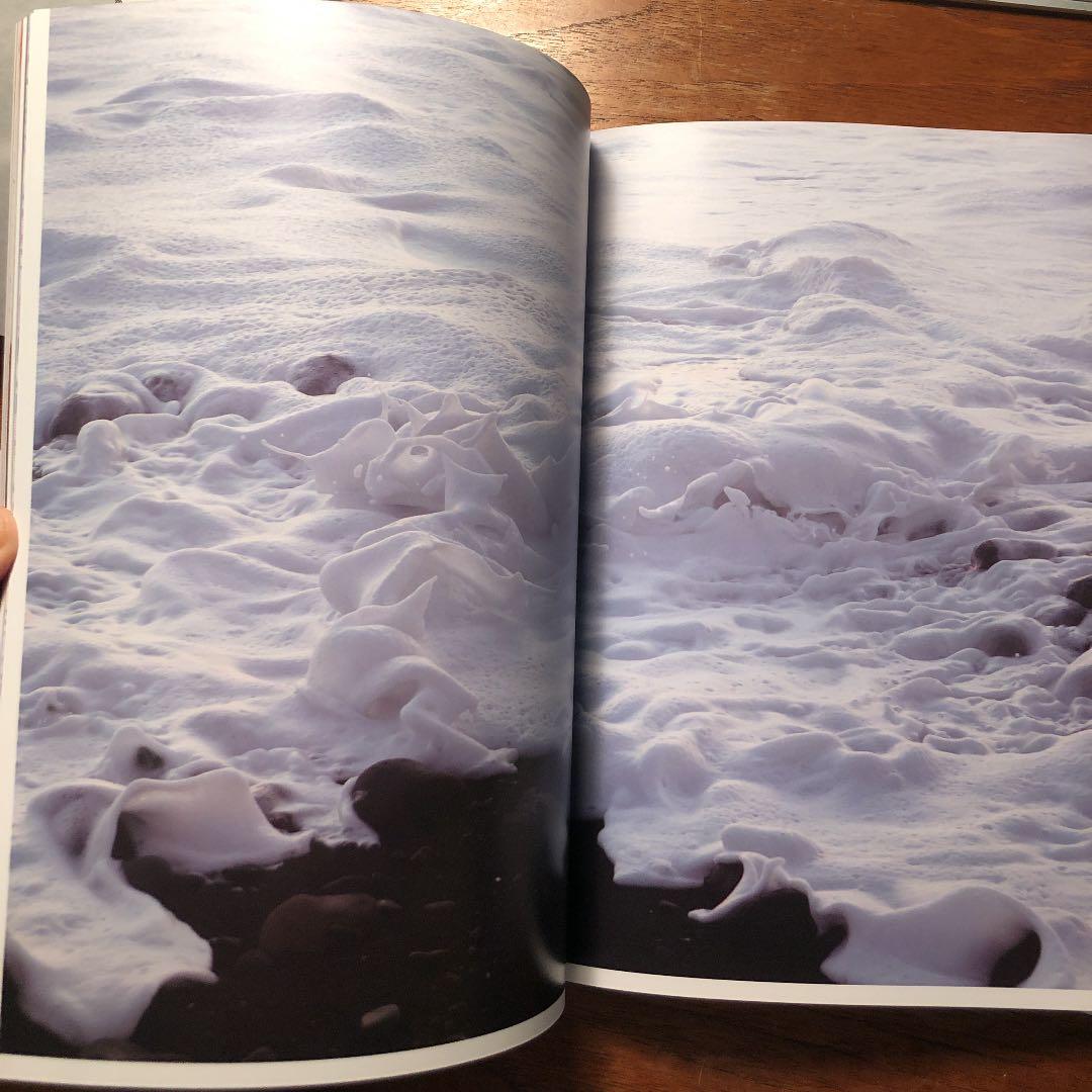 YOUR BODY IS YOURS / ヴォルフガング・ティルマンス