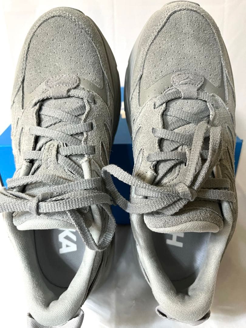 ホカ　クリフトンＬスエード　ライムストーン　グレー　24 cm