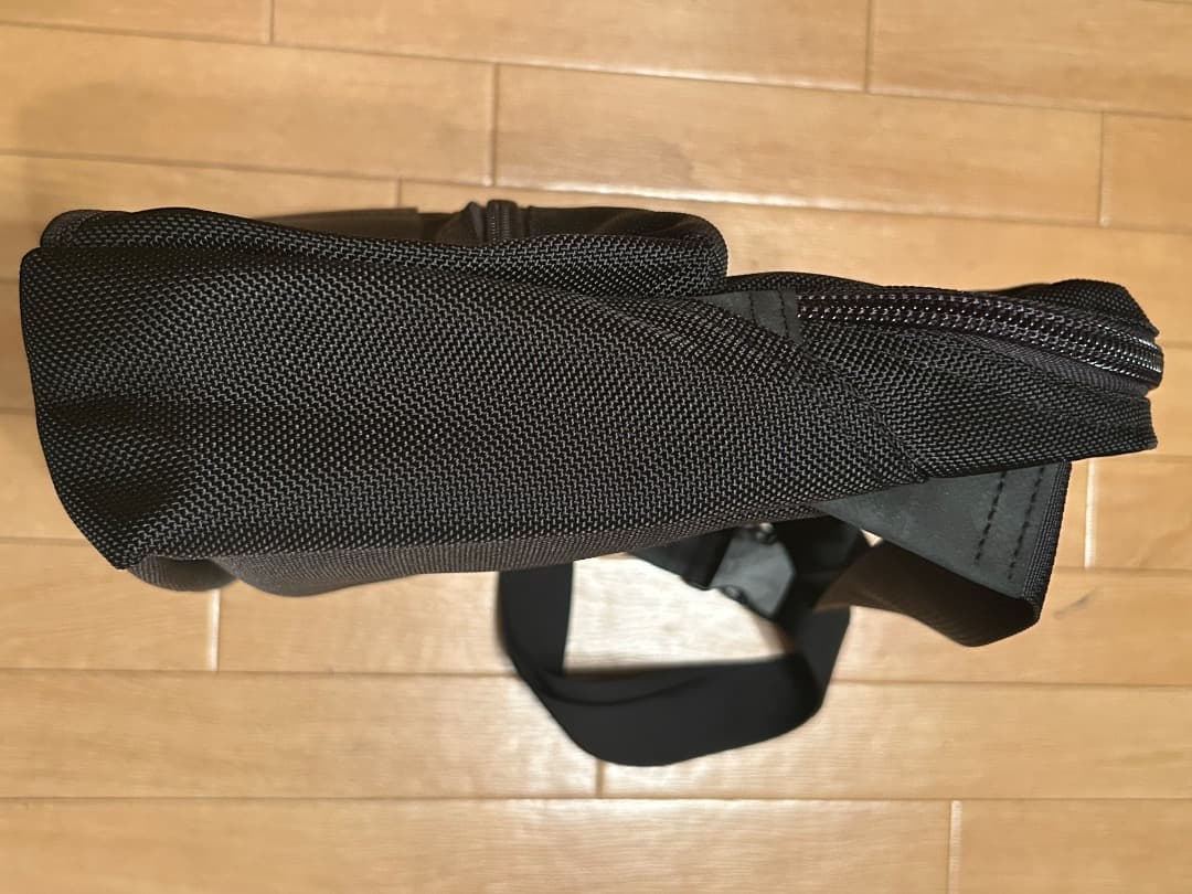 ブリーフィング DELTA SLASHER M ショルダーバッグ