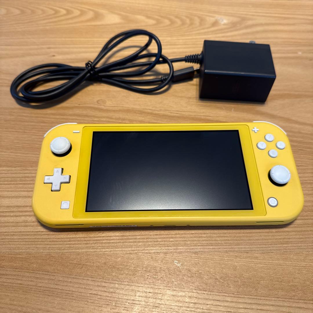 ニンテンドースイッチライトイエロー　充電器付き
