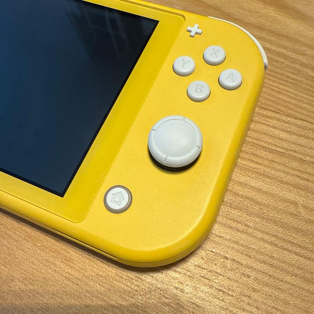 ニンテンドースイッチライトイエロー　充電器付き