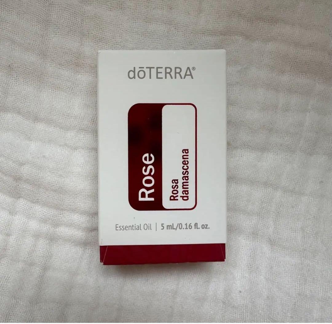【新品未開封】ドテラ　Rose エッセンシャルオイル　5ml＋ロールオンキャップ